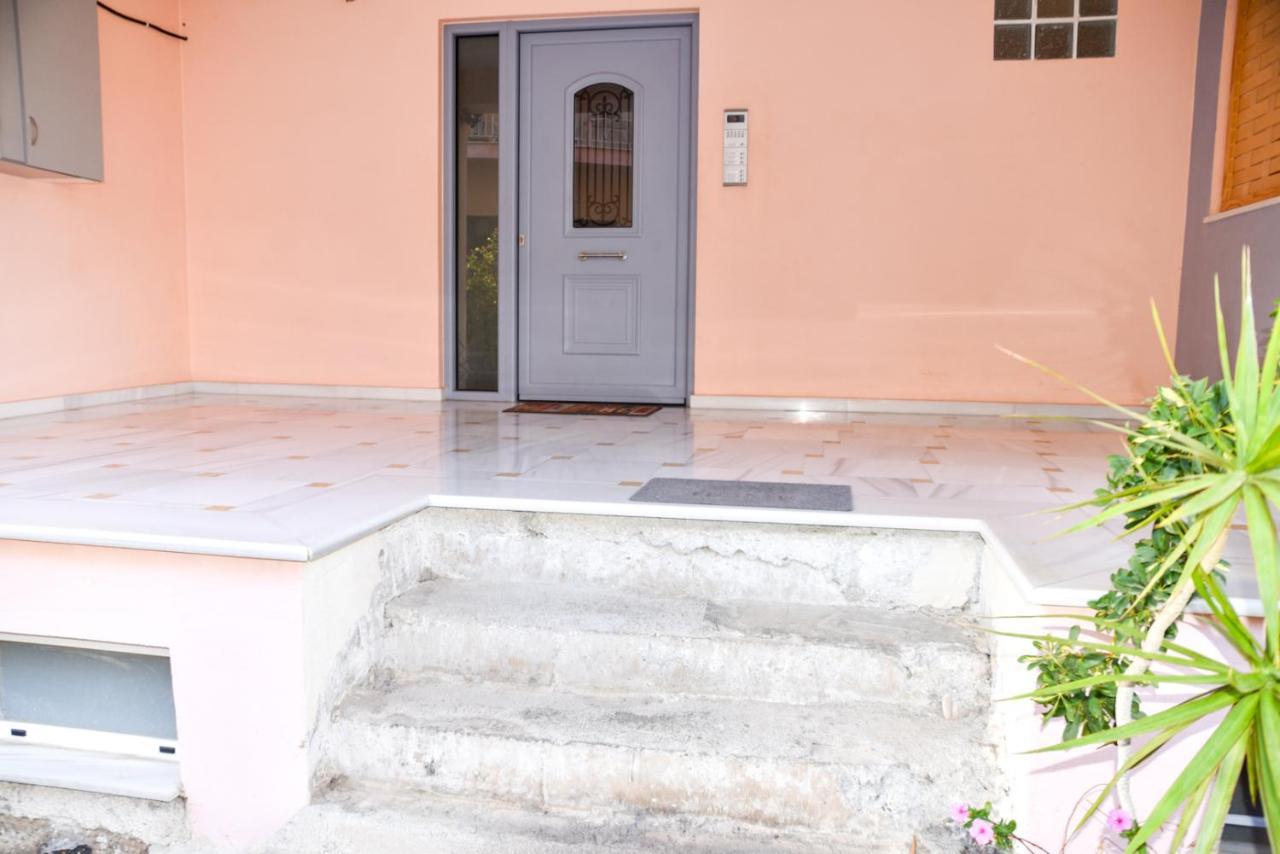 C&M Apartments Kalamata Luaran gambar